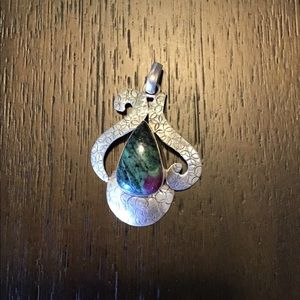 Woman’s rhodonit pendant With sterling silver